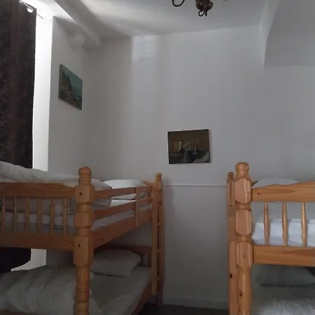 Dans Un Chateau Les Pradeaux